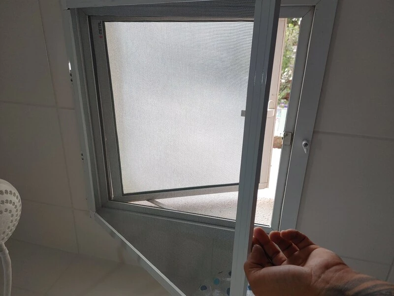 Tela de proteção para janela removível